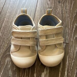 Cat & Jack Kids Cream Velcro Sneakers size 5C